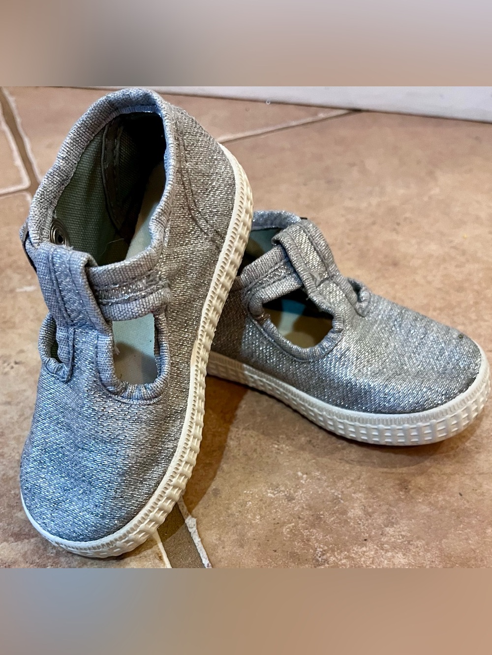 Cienta silver Sparkle Mary Jane Shoes - size 22